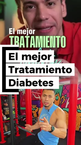 El músculo no sirve únicamente para ganar fuerza o cambiar la apariencia física. También tiene un papel fundamental en el metabolismo de la glucosa. Cuando entrenamos fuerza, la contracción muscular puede aumentar la captación de glucosa mediante mecanismos que no dependen exclusivamente de la insulina. Además, mantener y aumentar la masa muscular ayuda al organismo a manejar mejor la glucosa. Por eso, cuando hablamos de diabetes tipo 2, el entrenamiento de fuerza no debería verse como un simple complemento. Es una herramienta terapéutica. En este video, el Dr. @richardsuarezu explica de forma muy clara qué ocurre con GLUT4, AMPK, la masa muscular y la captación de glucosa. 🎥 Créditos: @richardsuarezu Eso sí: el ejercicio no significa suspender medicamentos por cuenta propia. Cualquier ajuste del tratamiento debe hacerse con el profesional de salud correspondiente. 💬 ¿Crees que todavía se subestima el papel del entrenamiento de fuerza en la diabetes? 📌 Guarda este video y compártelo con alguien que tenga diabetes tipo 2.