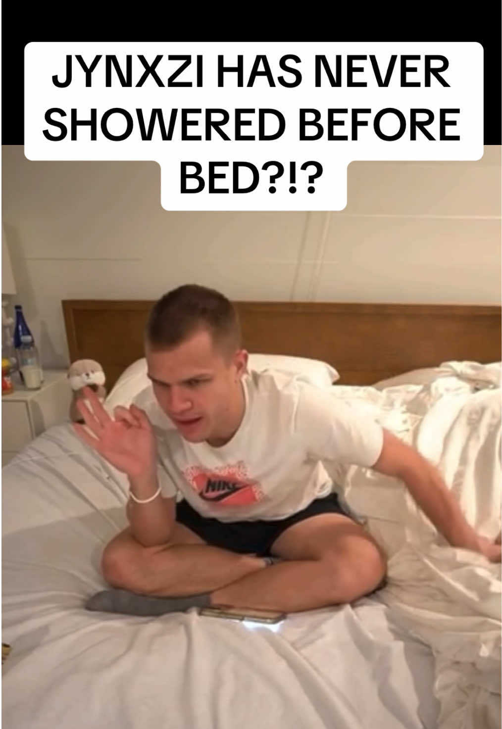@Jynxzi goes to bed dirty and sweaty EVERY NIGHT🤢😷🤯 #jynxzi #jynxziclips #jynxzifunnymoments 