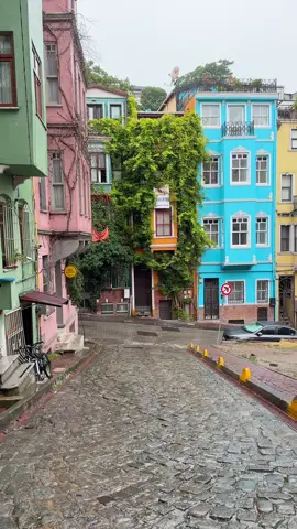 To find the exact locations and details of all 4 spots shown in the video, follow our Instagram page! All addresses are saved in our highlights. 👇 📸 Instagram: @keyif_art