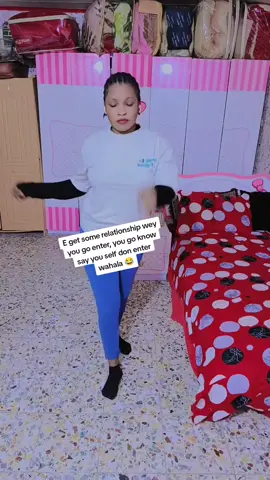 I think na only me find this dancing challenge weird 😂😂😂