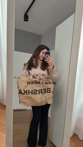 Bershka trench coat haul🍂 #trenchcoat #bershkatrenchcoat #bershkaoutfit #fallfashioninspo 