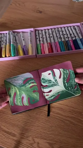 Día 5 pintando en mi sketchbook hasta que no quede ninguna página en blanco 🎨 Hoy… monsteras  #sketchbook #drawingprocess #sketch #paint 