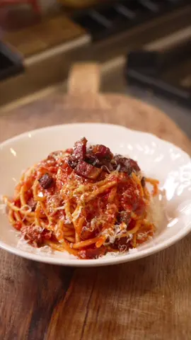 Bucatini all’Amatriciana Arrabbiata 🌶 For this recipe I used my Arrabbiata sauce, which is available at Walmart and online across the USA. Link in bio