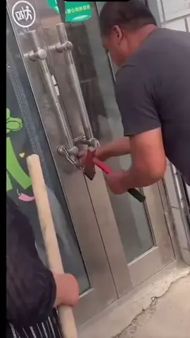 Infinite Shampoo Prank #funnytiktok #gunnyprank  #prankvideo #funnypranks #prankviedo 
