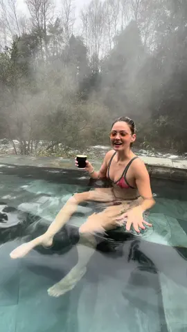 Lindo e QUENTE! Piscinas de 35 a 40 graus 😮‍💨 isso fica pertinho do Brasil, em Pucon no Chile