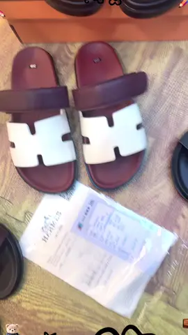 @Giày Dép Nam Luxury 102 [DEP QUAI HAU CHU HAT] DEP NAM QUAI NGANG BAN DEP LE VA QUAI HẠU PHU HỌP CHO ĐI HỌC VÀ ĐI CHƠI, ĐỦ MÀU ĐỦ SIZE 37-43#hm #lovestory #hmm #fulbox #giâydepnamluxury102  