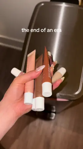 They leave my lips SO chapped, it’s time to say bye.  I spent a lil over $215 on SF in total— no more. #summerfridays #lipbalm #lipgloss #makeup #bye