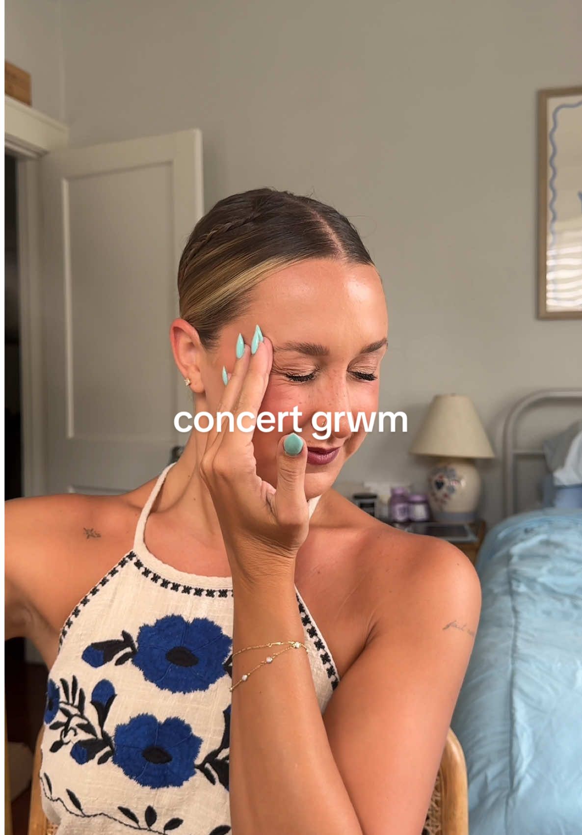 I’m so freaking excited to see jack johnson!! let’s get ready together☺️🌺🎶🍹🎤🌴 #grwm #getreadywithme #jackjohnson #concertoutfit @Dae Hair @L’Oréal Paris @Archies Footwear @Ellis Brooklyn 