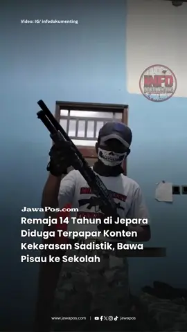 Seorang remaja berusia 14 tahun asal Jepara menjadi sorotan setelah muncul informasi mengenai dugaan paparan konten kekerasan sadistik melalui ruang digital. Dalam unggahan yang beredar di media sosial, remaja tersebut disebut pernah memiliki keinginan melakukan aksi kekerasan di sekolah dan mengaku berencana menyiarkannya secara langsung. Setelah dilakukan intervensi, ia disebut masih menunjukkan keinginan melakukan kekerasan hingga membawa pisau ke sekolah. Informasi tersebut juga menyebut adanya dugaan keterkaitan dengan sejumlah komunitas atau jaringan daring. Namun, klaim mengenai jaringan, motif, dan rencana aksi tersebut masih perlu diverifikasi melalui keterangan resmi pihak berwenang. Kasus ini kembali menjadi pengingat pentingnya pengawasan terhadap aktivitas anak di ruang digital, terutama terhadap paparan konten yang mengglorifikasi kekerasan. Peran keluarga, sekolah, dan lingkungan sekitar dinilai penting untuk mendeteksi perubahan perilaku serta melakukan pencegahan sejak dini.