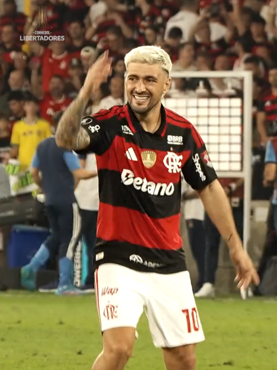 É clima de festa! ❤️🖤 🎥@LibertadoresBR  #giorgiandearrascaeta #arrascaeta #flamengo 