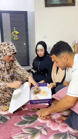 رد فعل جوزي البخيل لما اخواتي جابولي حلاوة المولد الجزء الاول 
