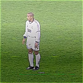 تعتقد اهل اكو لاعب اقوه من تسديدات روبورت كارلوس  #الدون #fyp #الشيخ_كريس🦅 #ريال_مدريد_عشق_لا_ينتهي #كره_القدم_قصه_عشق_لاينتهي🤩 