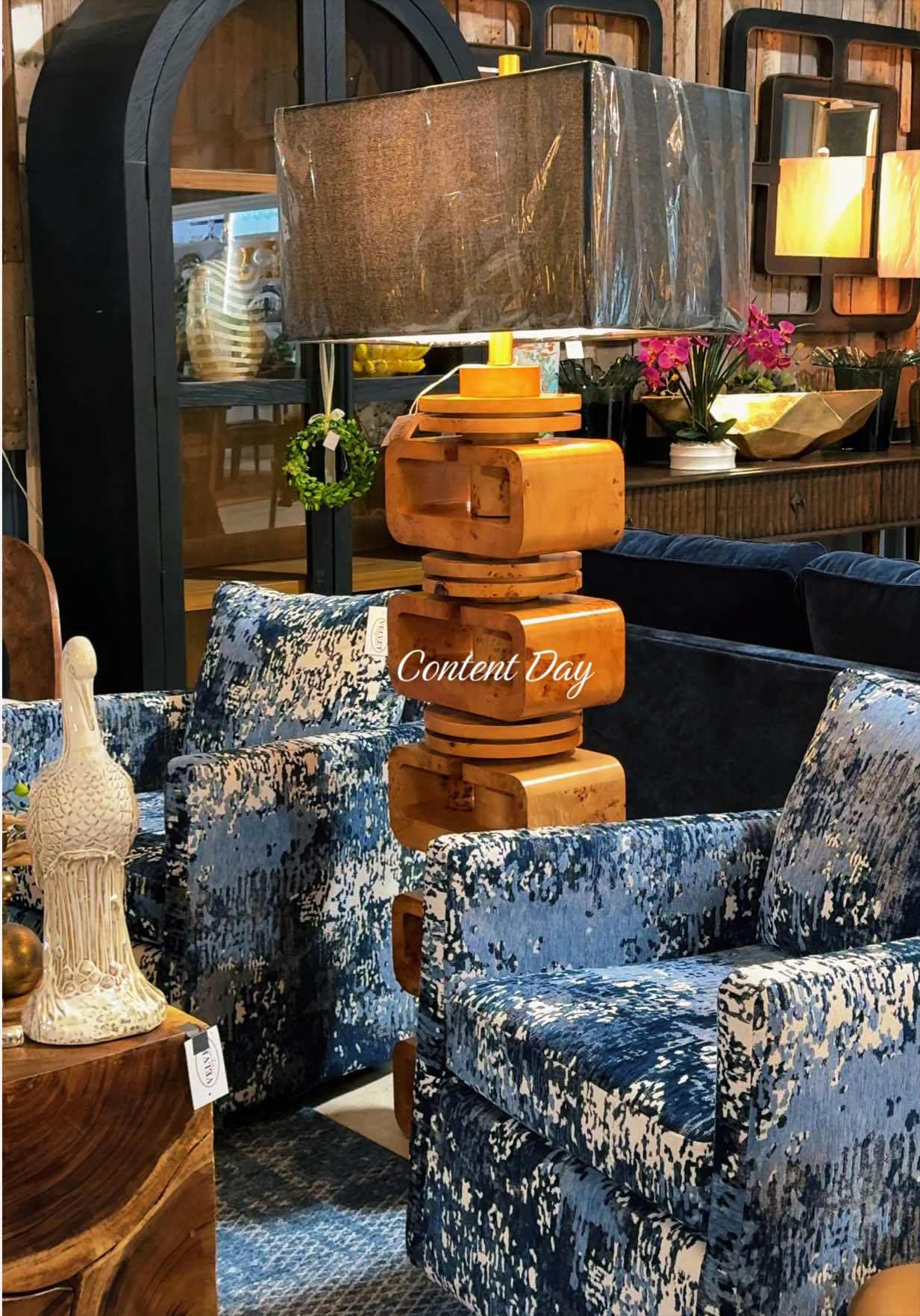 POV: you walked into content day at @✮ ✮ Velvet Magnolia ✮ ✮ 🤎💻 #harlingentx #rgv #contentcreator #homedecorfinds #styleinspo 