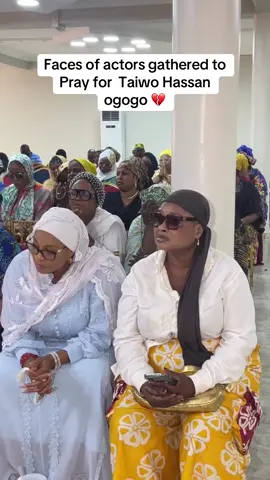 Taiwo ogogo prayer session, may God heal him completely Amin #fypシ゚viral #prayer 