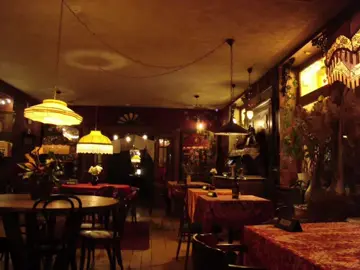 #ambientlighting #cafe #warm 
