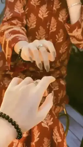 تیرے جیسا کوئی ملا ہی نہیں کیسے ملتا کہیں پے تھا ہی نہیں تو جہاں تک دکھائی دیتا ہے اس سے اگے میں دیکھتا ہی نہیں