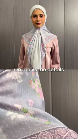 It’s all in the details, the flowers complement everything beautifully✨ #SHAFIRA #shafiramuslimfashion #rekomendasiscarf #OOTD #rekomendasioutfithijab 