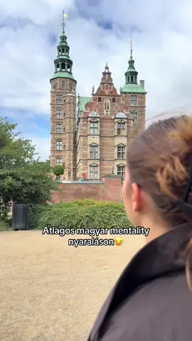 Na azt már nem😂😂😂😂 kívülről is ugyanolyan szép há nem😂😂😂 @mukszi #foryou #fy #nyaralás #denmark🇩🇰 