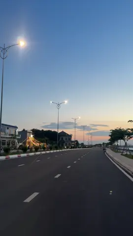 Đi dạo ngắm hoàng hôn khôg🌅#hoanghon #boke #bienhoa #xuhuong #viral 