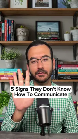 Wondering if someone struggles with effective communication? Here are 5 signs to look for, from defensiveness to shutting down. Let's discuss how to improve these skills together! 💬✨ #communicationtips #emotionalintelligence #healthycommunication #foryou #storytime