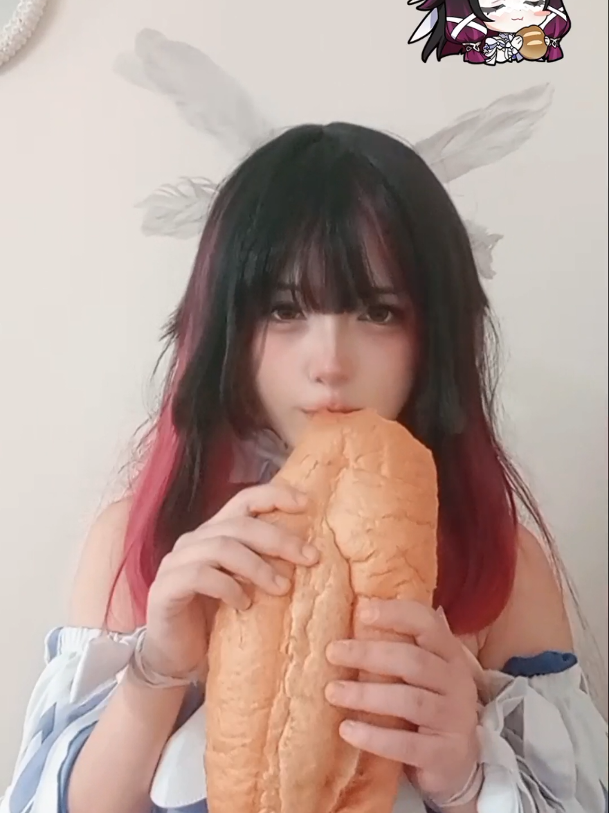 🥹 . . . . . . . . . . . . . . . . . . . #columbina #columbinacosplay #GenshinImpact #cosplay #fyp 
