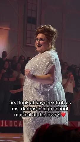 she nailed it! #hsm #highschoolmusical #highschoolmusicalonstage #kayceestroh 