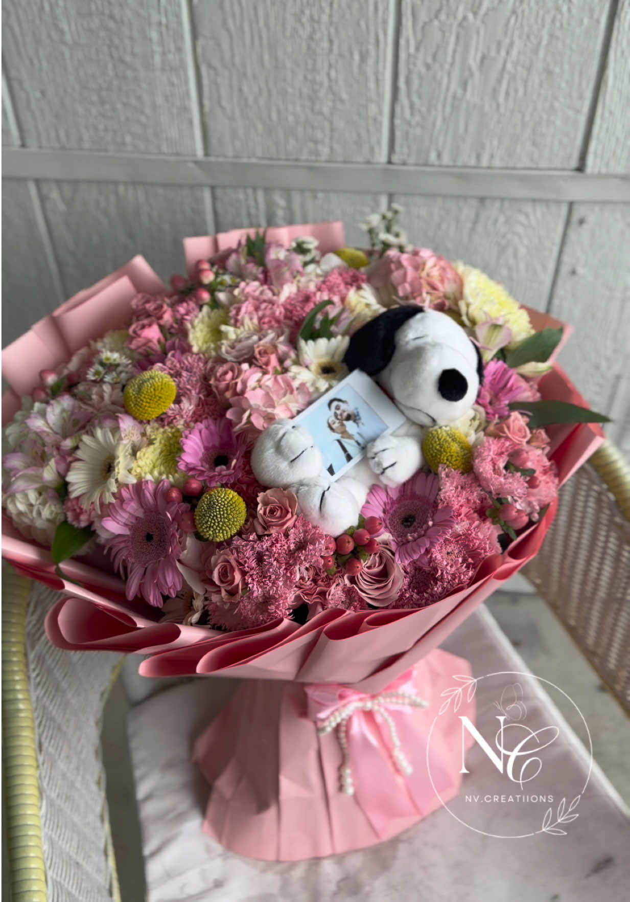 Anniversary snoopy bouquet 🪄🫰💓     #mixedbouquet #bayareaflorist #florist #napavalley 