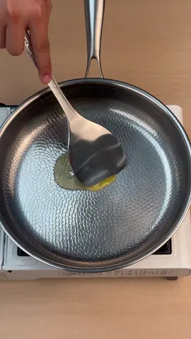 Titanium frying pan with lid,even heat for steak cooking #TitaniumPan #FryingPan #Cookware #KitchenGadgets #HomeCooking 