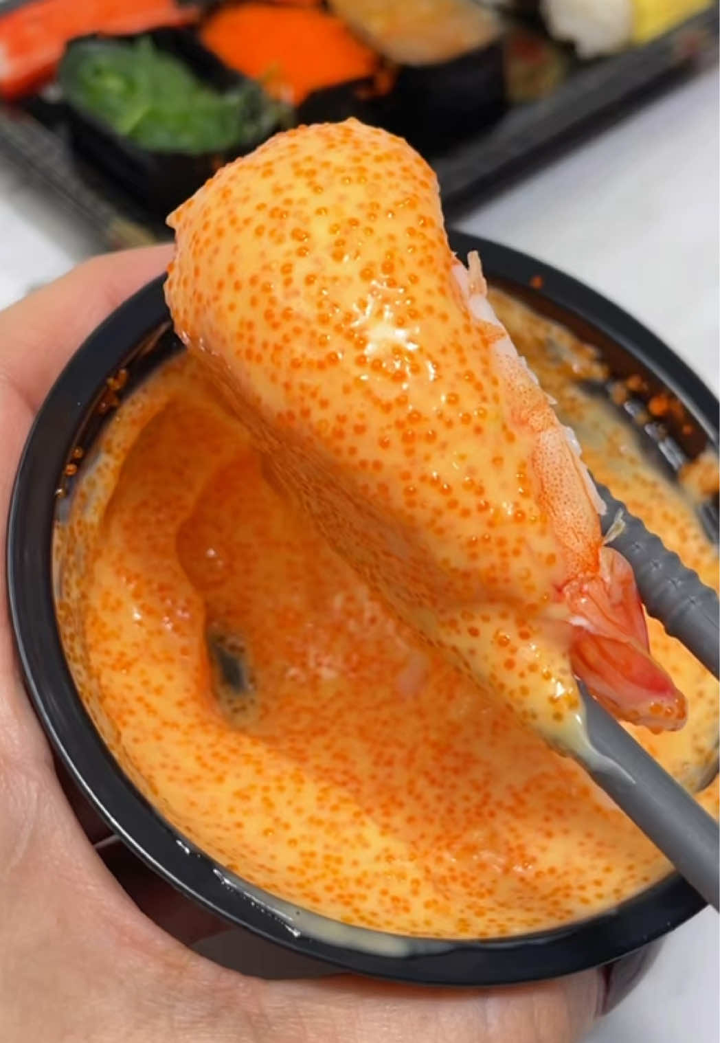 ซูชิเซ็ทจิ้มดิ้ปซอสมายองเนสไข่กุ้งเอบิโกะวาซาบิ ชื่อยาวมากมาย ความหมาย คือ อร่อยยย #รีวิวเซเว่น #เช็คอินเซเว่น #เมนูเซเว่น #ของอร่อยเซเว่น #ซูชิ