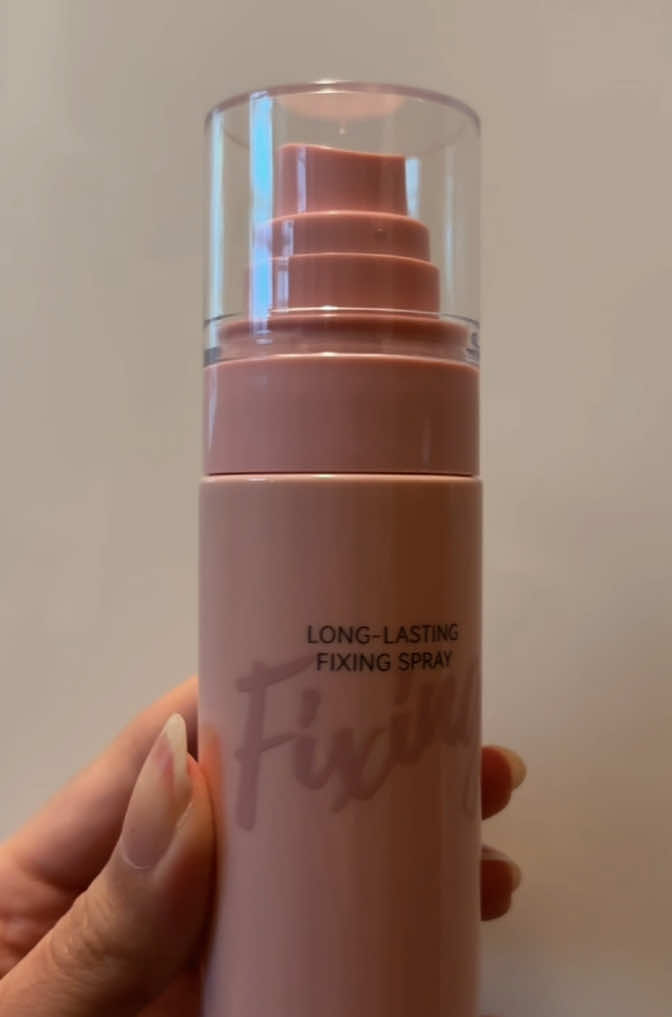introducing my new fixing spray 🩷☺️ #makeup #settingspray #pink