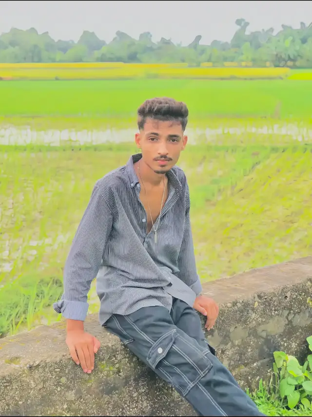 The world is a hard place for someone who gets hurt easily and sheds tears over the little things.😌 * যার অল্পতে মন খারাপ হয়ে যায়, অল্পতেই চোখে পানি চলে আসে,,, পৃথিবীরটা তার জন্য অনেক কঠিন..!!😅❤️‍🩹