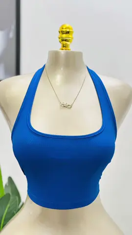 Fine girl 🥰 Crop top 1000 a plus 😍🛍️1ere vidéo épinglée #passerdanslespourtoi #benintiktok🇧🇯 #irofriperie #outfit #fyp 