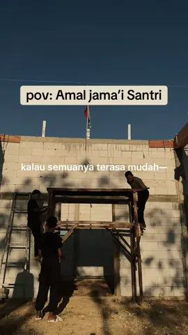 Kerja bakti bersama pembina dan santri
