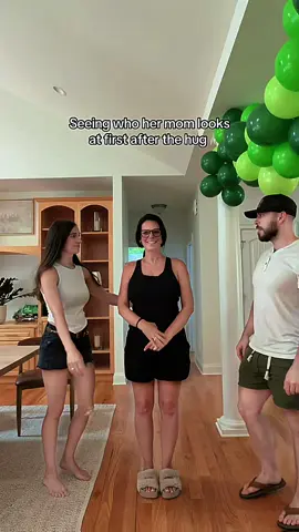 Let’s see who he/she looks at first 😎 #dad #mom #funny #look #fyp
