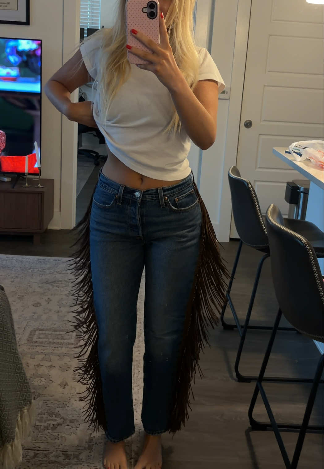 Hi so I’m obsessed  #fringe #fringejeans #fringeoutfit #DIY #westernfashion 