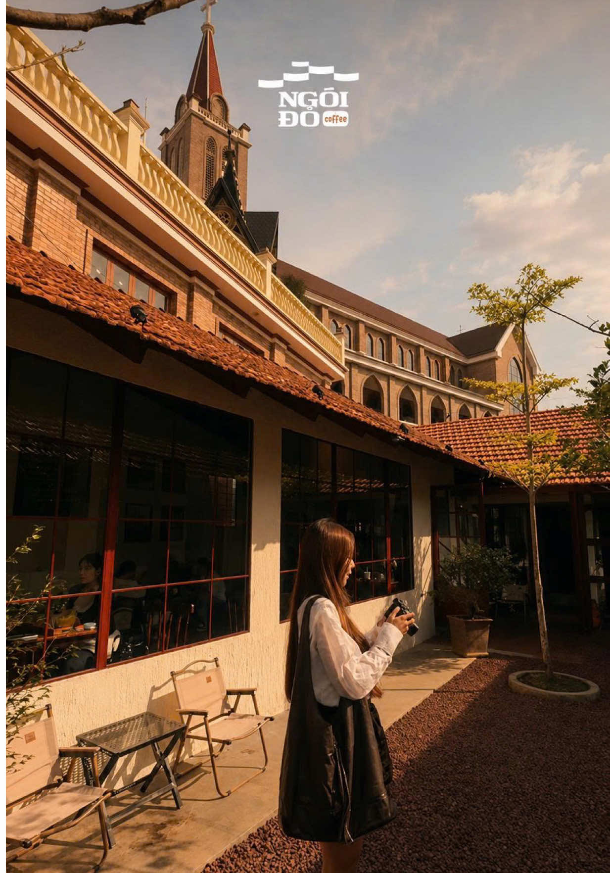 Cuối tuần ghé Ngói Đỏ, check-in góc Nhà Thờ, gọi một ly nước kèm bánh là có ngay bộ ảnh xịn xò mang về liền ✨ #ngoido #dalatreview #dalatreviewcotam #checkindalat #coffee 