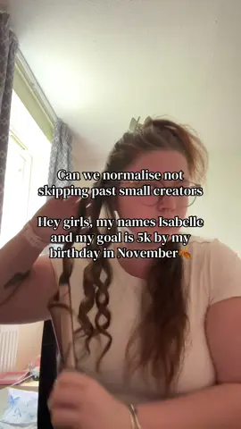 Hey girlies, trying to reach my goal of 5k by my birthday in November🍂 Follow for all content beauty, skincare, university and real life🩷 Ellie Ellis did 1 video and went viral, help a girl out😂😂 #smallcreator #followback #girlssupportgirls #foryoupage #relatable 