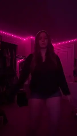 she gon make it clap #ithinkilookbetterwiththelightson #dance #dancestolearn #xyzbca #viral 