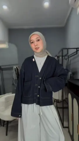 Aaaaa sukakk bgt sama detail Jacket Jeans Oversize yang satu ini 🤏