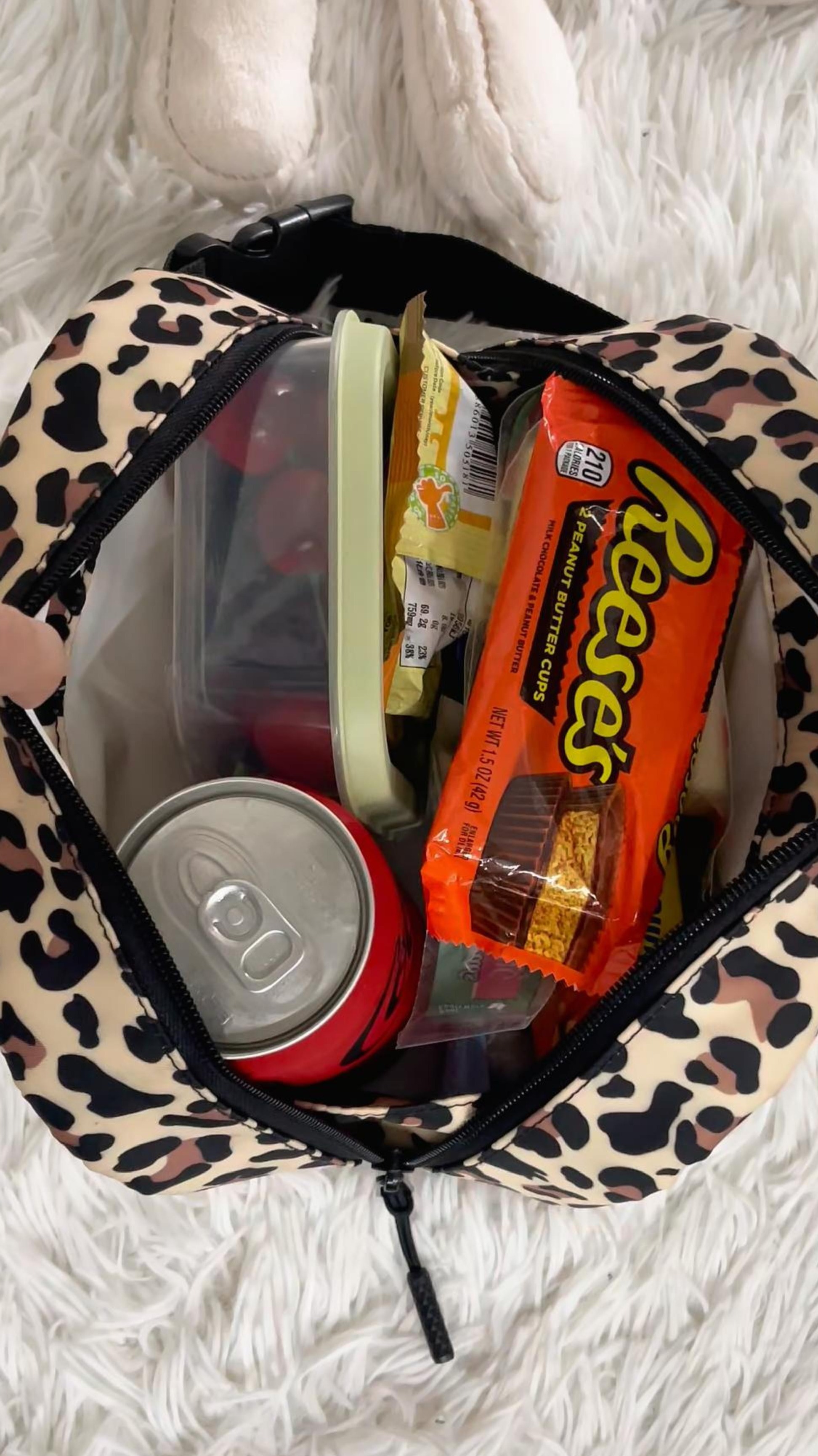 Warm soda? Gone. Melted chocolate? Bye bye. Snack girls, this is THE summer solution. 😤  #cerbonny #coolerbag #summerwins #summermashup #beachbag #officelife #fyp #heatwave #dealsforyoudays #snack #picnic #traveltips #summerbag #whatsinmybag #summervibe #organizer #catchthemoment #foryoupage #fypシ #lunchbag #minicoolerbag #onthego #prom #student #mom #tiktokshopcreatorpicks #baglover #bagforgirl #beachbagessentials #3in1bag #bags #TikTokshopbacktoschool