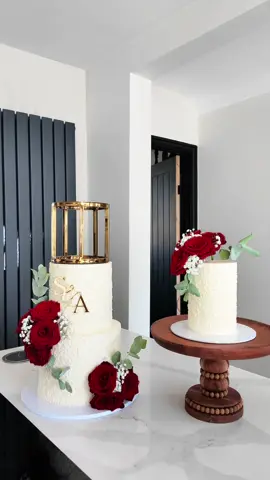 August wedding season 2026 💕 #weddingcakeinspo #backtoit #cakedecorator #cakedecorating #2027bride 
