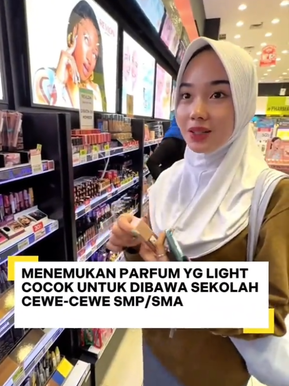 Bizarre adalah merek parfum lokal asal Indonesia yang terkenal dengan harga yang sangat terjangkau (di bawah Rp50.000) serta kemasan botol yang lucu dan ramah di kantong.Karakteristik & Informasi UmumJenis: Tersedia dalam pilihan Eau de Toilette (EDT) maupun Eau de Parfum (EDP).Harga: Berkisar antara Rp30.000 hingga Rp40.000-an untuk ukuran 50 ml (bahkan sering diskon di minimarket seperti Alfamidi).Ketahanan: Diklaim mampu bertahan dalam pemakaian wajar sehari-hari.#nastasiaadelinee #deankt #parfum #bizarreparfum #parfumcewek 