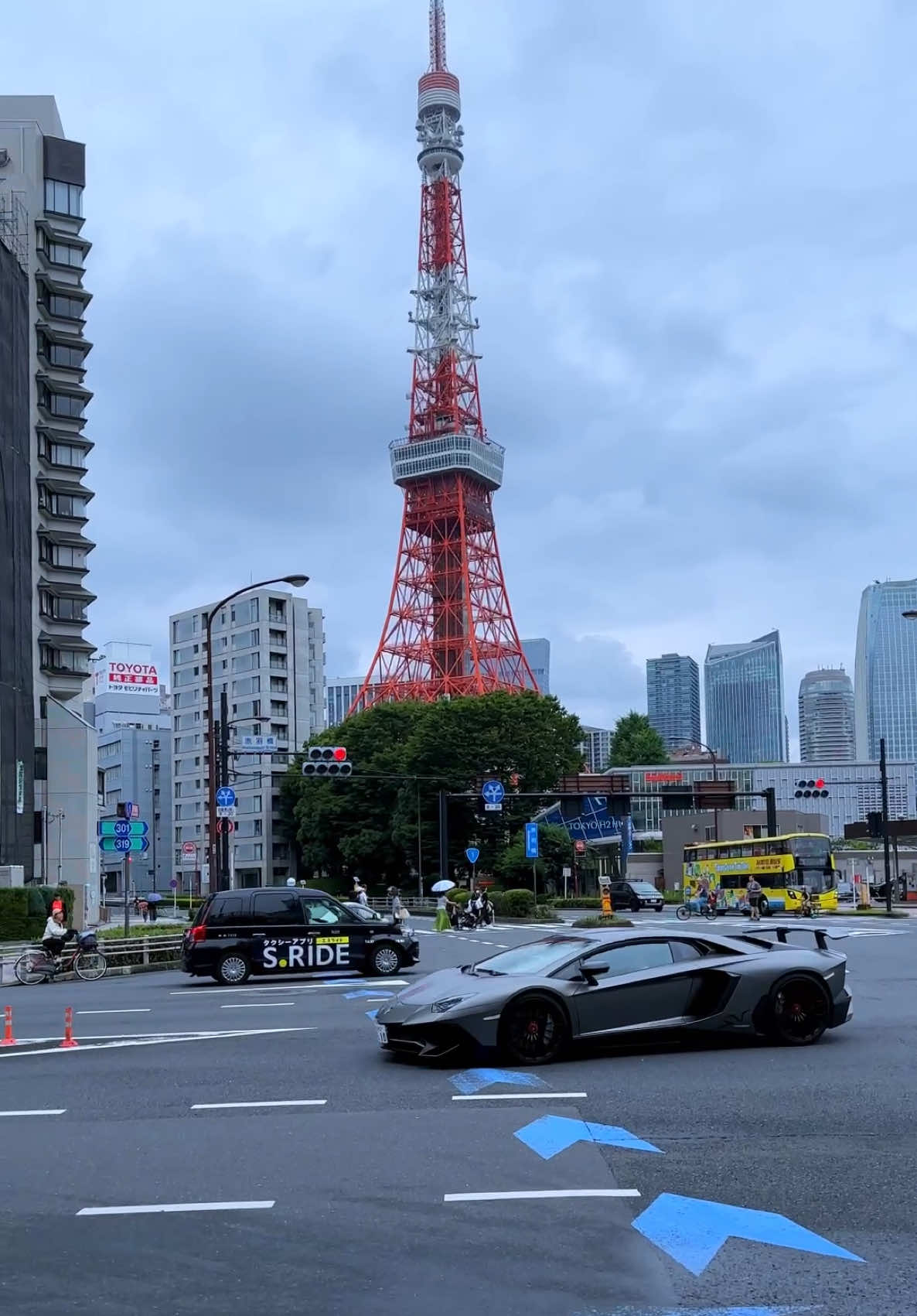 Standing tall at 333 meters, Tokyo Tower isn’t just an iconic landmark. Built from recycled military tanks after World War II, it’s a beautiful symbol of rebirth and hope. #japanvibes #tokyotower #japantravel #wedonttalkanymore 
