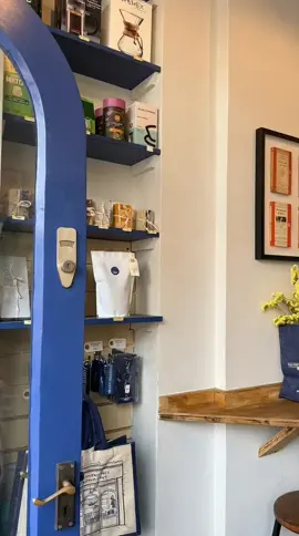 LONDON 🇬🇧 MY ROOM#londonvibes #uktravel #viral_video #aestheticlondon 