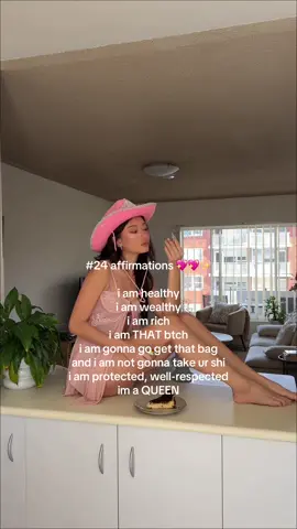 i am who i wanna be cuz i am ME ✨💖🕯️🕯️