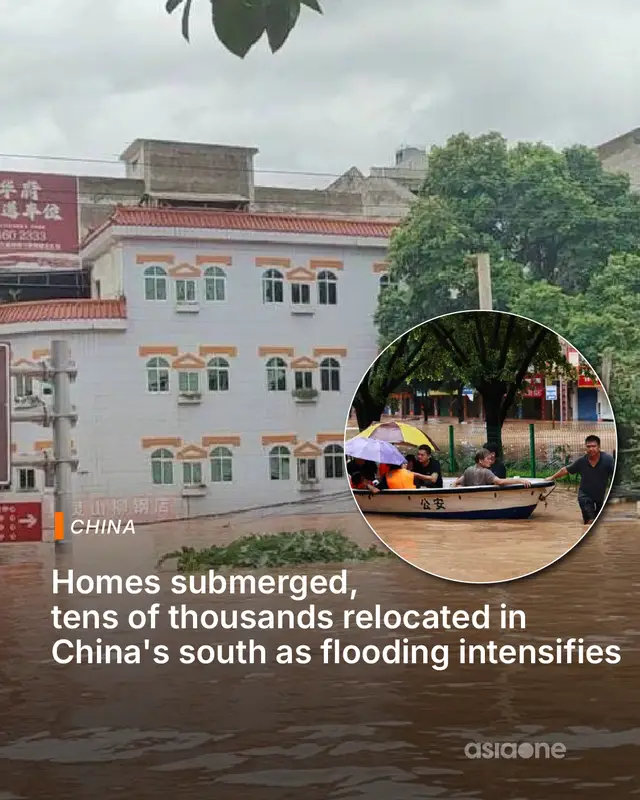 A total of 54,000 people have been relocated in Guangxi, incuding 15,000 in Chongzuo. #chinanews #china #flood #weather 📸: Reuters