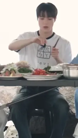 CUTIEEEEEEEEE #jeno 