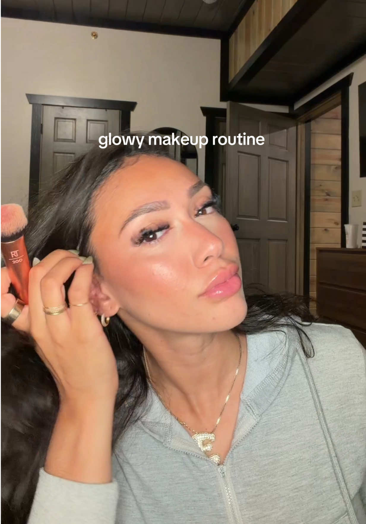 glowy no foundation look ⭐️ @Hourglass Cosmetics @rhode skin @Charlotte Tilbury @Anastasia Beverly Hills #glowymakeup #makeuptutorial #nofoundationmakeup #concealertutorial #bronzymakeup  