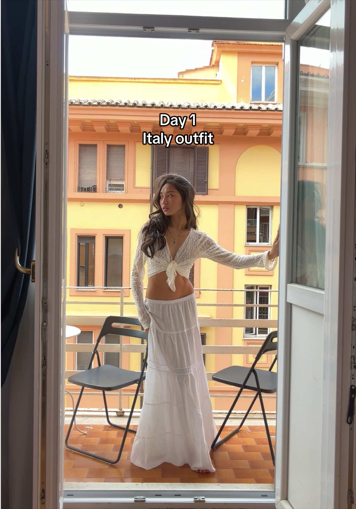 DAY 1 IN ITALY🤭🤭🤭 #outfitinspo #italy #outfitideas #traveloutfit #shorttorso 