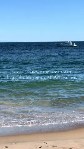 Are you living the life you’re meant for? #scenicviews #oceanview #ocean #waves #beachview 